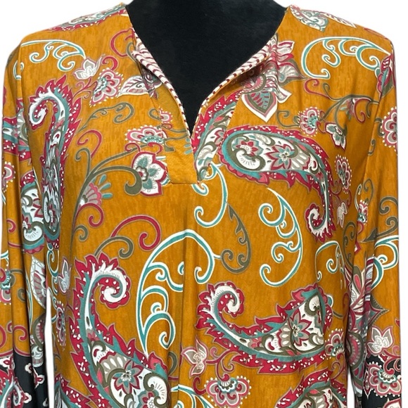 Paisley Grace Paisley Print Tunic Top - Picture 2 of 10